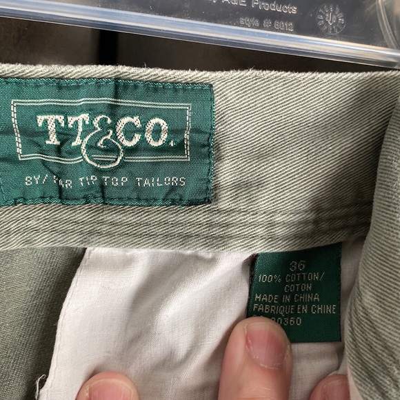 Vintage pleated Bermuda shorts with side pockets - Picture 5 of 8